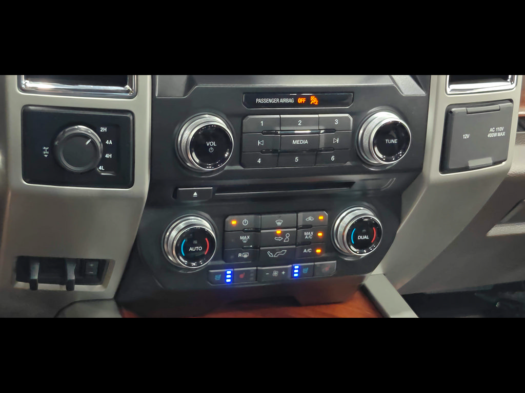 Used 2015 Ford F150 King Ranch w/ Equipment Group 601A Luxury AWD/4WD image 10