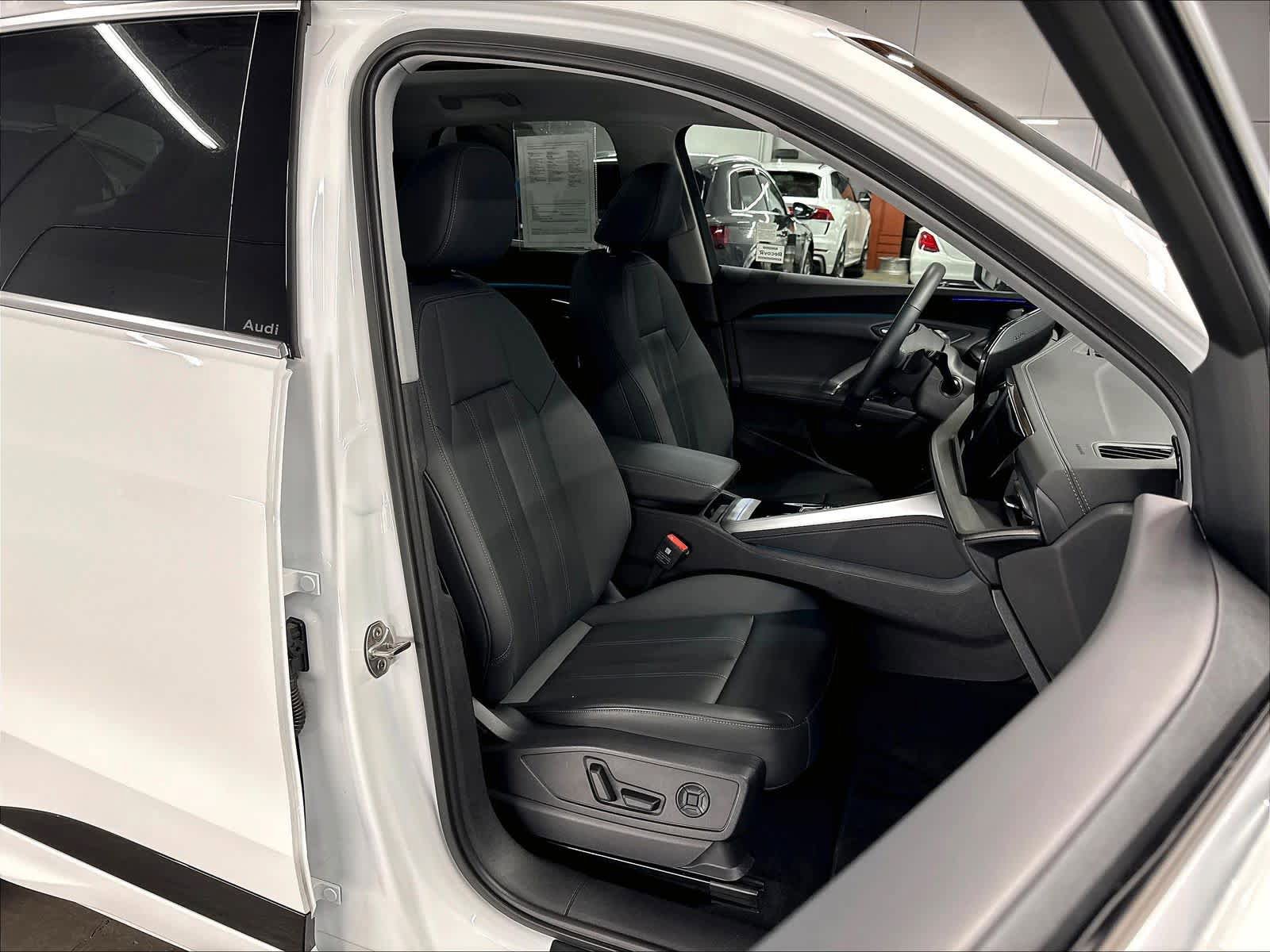 Certified 2025 Audi Q5 Premium AWD/4WD image 10
