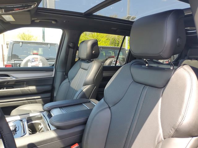 New 2026 Jeep Grand Wagoneer 4WD image 10