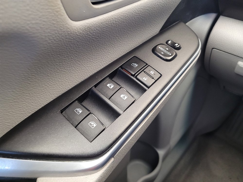 Used 2015 Toyota Camry LE image 27