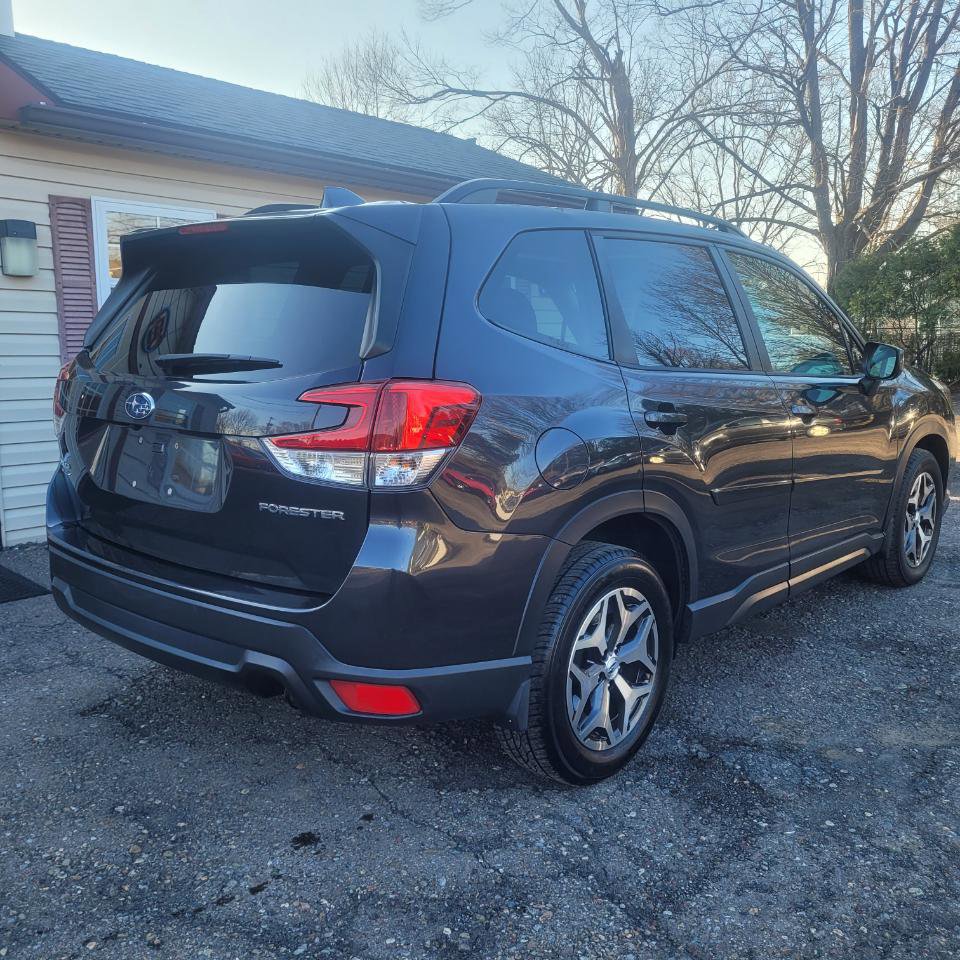 Used 2019 Subaru Forester Premium w/ All-Weather Package image 8