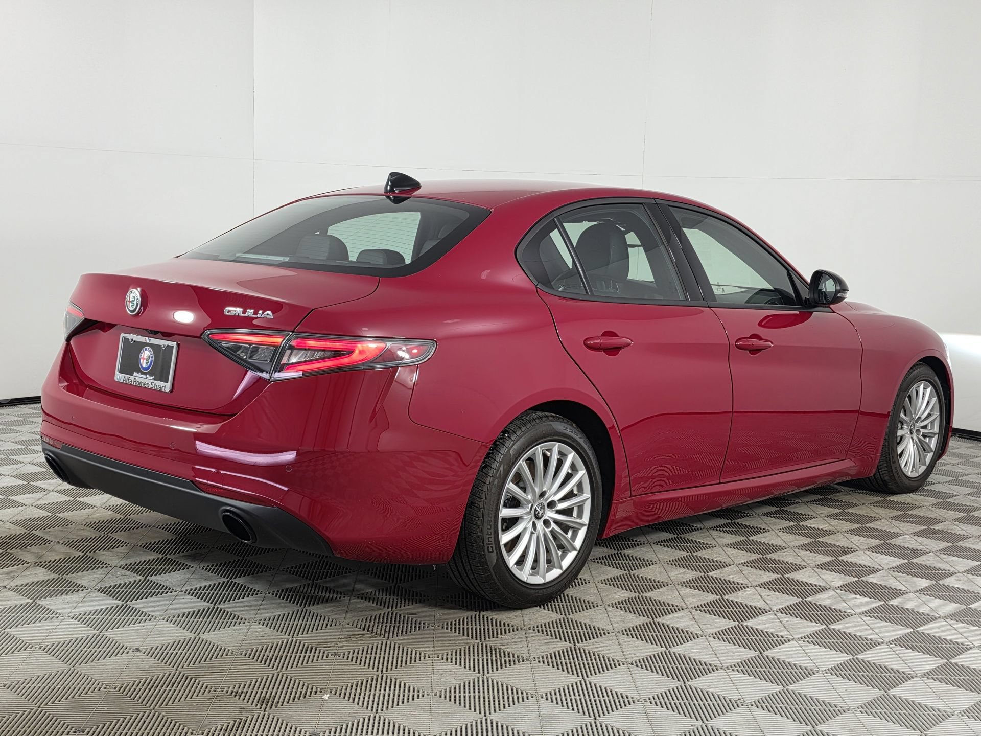 Used 2024 Alfa Romeo Giulia Sprint RWD image 7