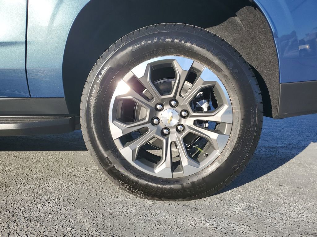 New 2026 Chevrolet Suburban LS w/ LPO, Dark Essentials Package image 5