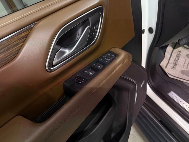 Used 2024 Chevrolet Suburban High Country image 13
