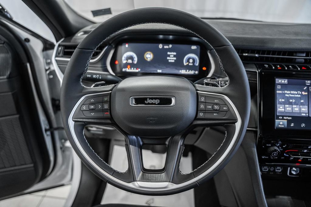 New 2025 Jeep Grand Cherokee Altitude image 28