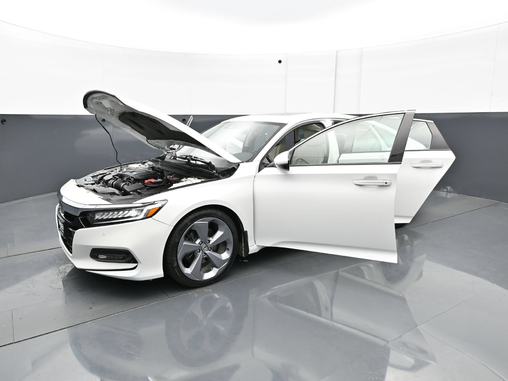 Used 2019 Honda Accord Touring image 35