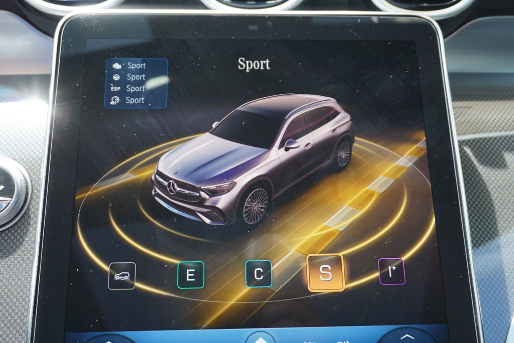 Certified 2025 Mercedes-Benz GLC 300 4MATIC image 38