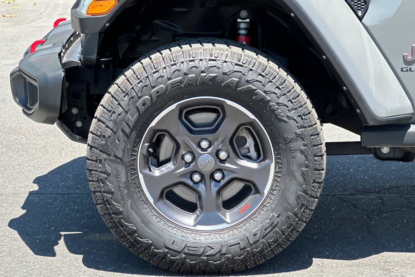 Used 2022 Jeep Gladiator Rubicon w/ Trailer Tow Package AWD/4WD image 24