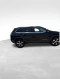 Used 2019 Jeep Cherokee Limited AWD/4WD image 16