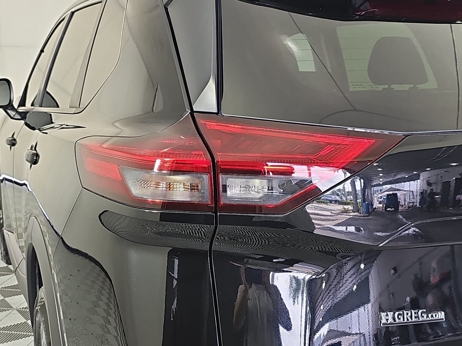 Used 2023 Nissan Rogue SV FWD image 29