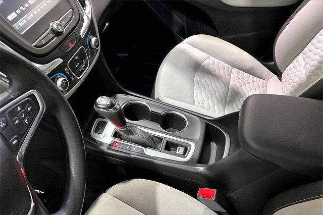Used 2018 Chevrolet Equinox LS image 18