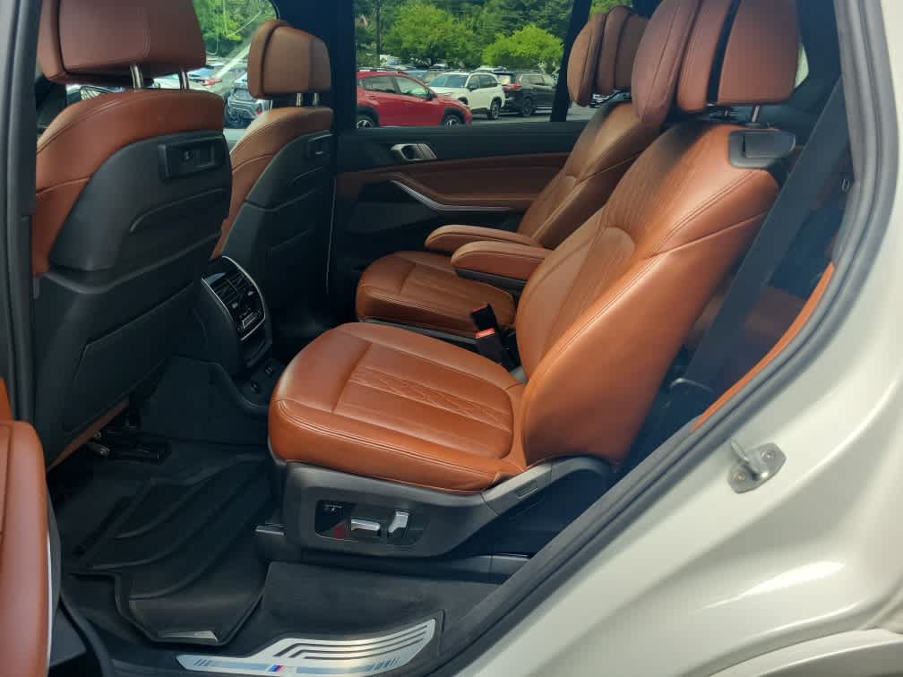 Used 2019 BMW X7 xDrive50i w/ M Sport Package AWD/4WD image 34