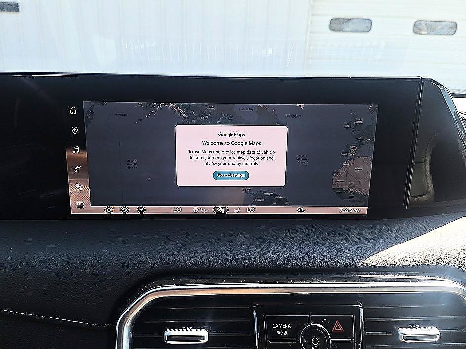 Used 2025 Nissan Armada SL AWD/4WD image 16