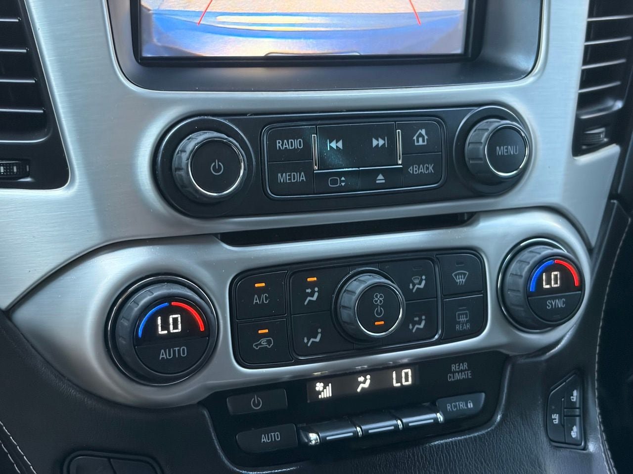 Used 2016 GMC Yukon SLT w/ Open Road Package AWD/4WD image 24