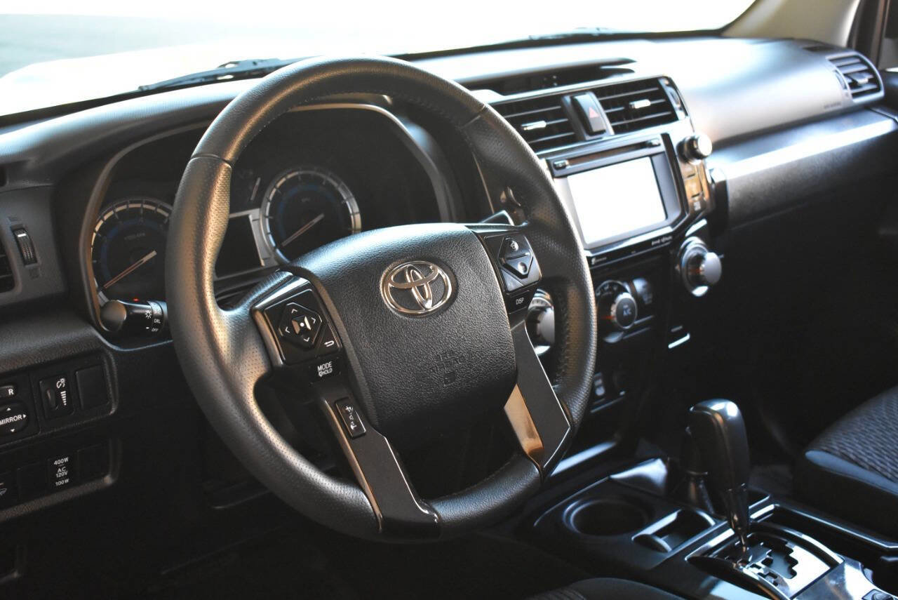 Used 2016 Toyota 4Runner 4WD image 34