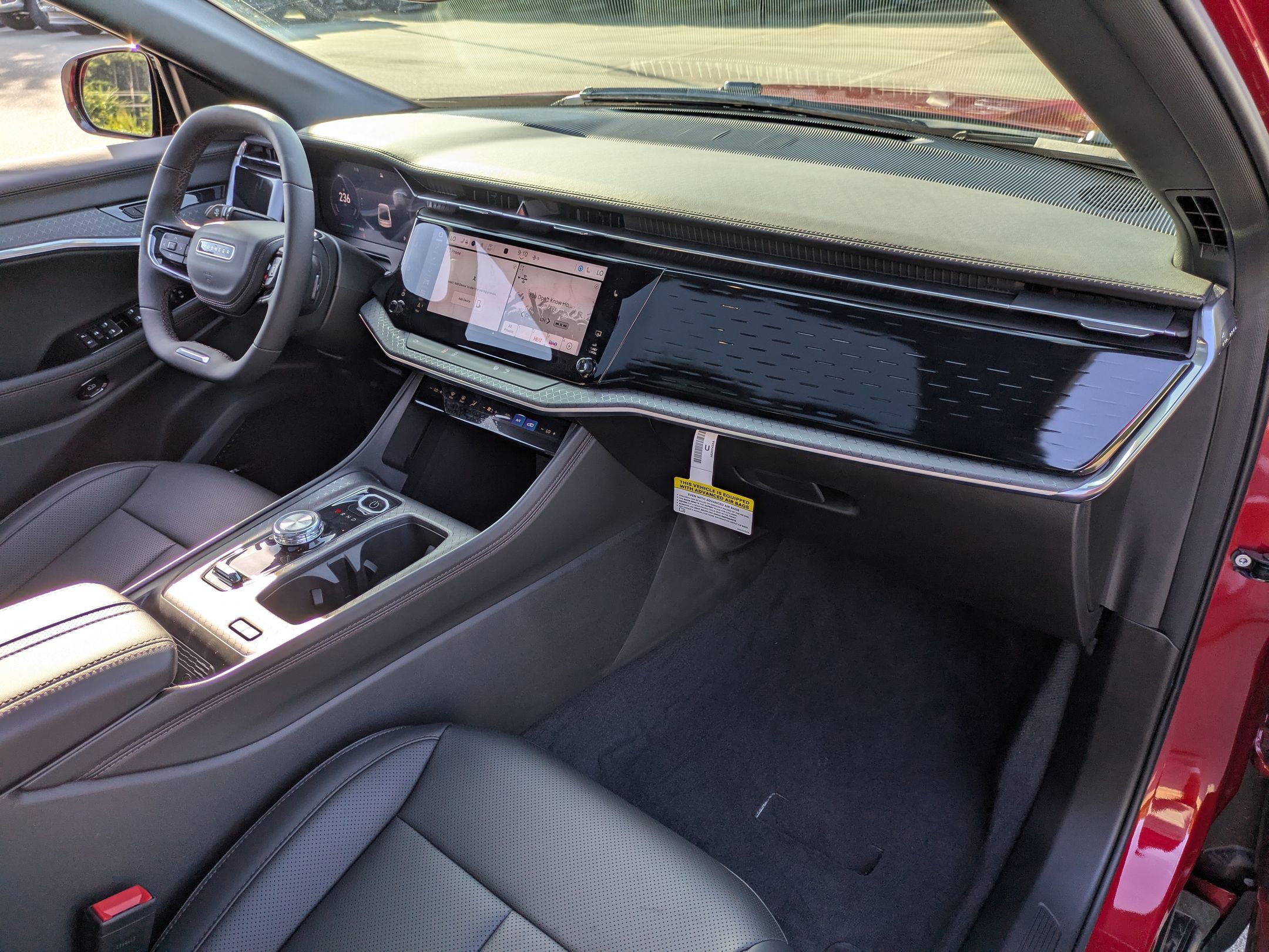 Used 2025 Jeep Wagoneer Limited image 37