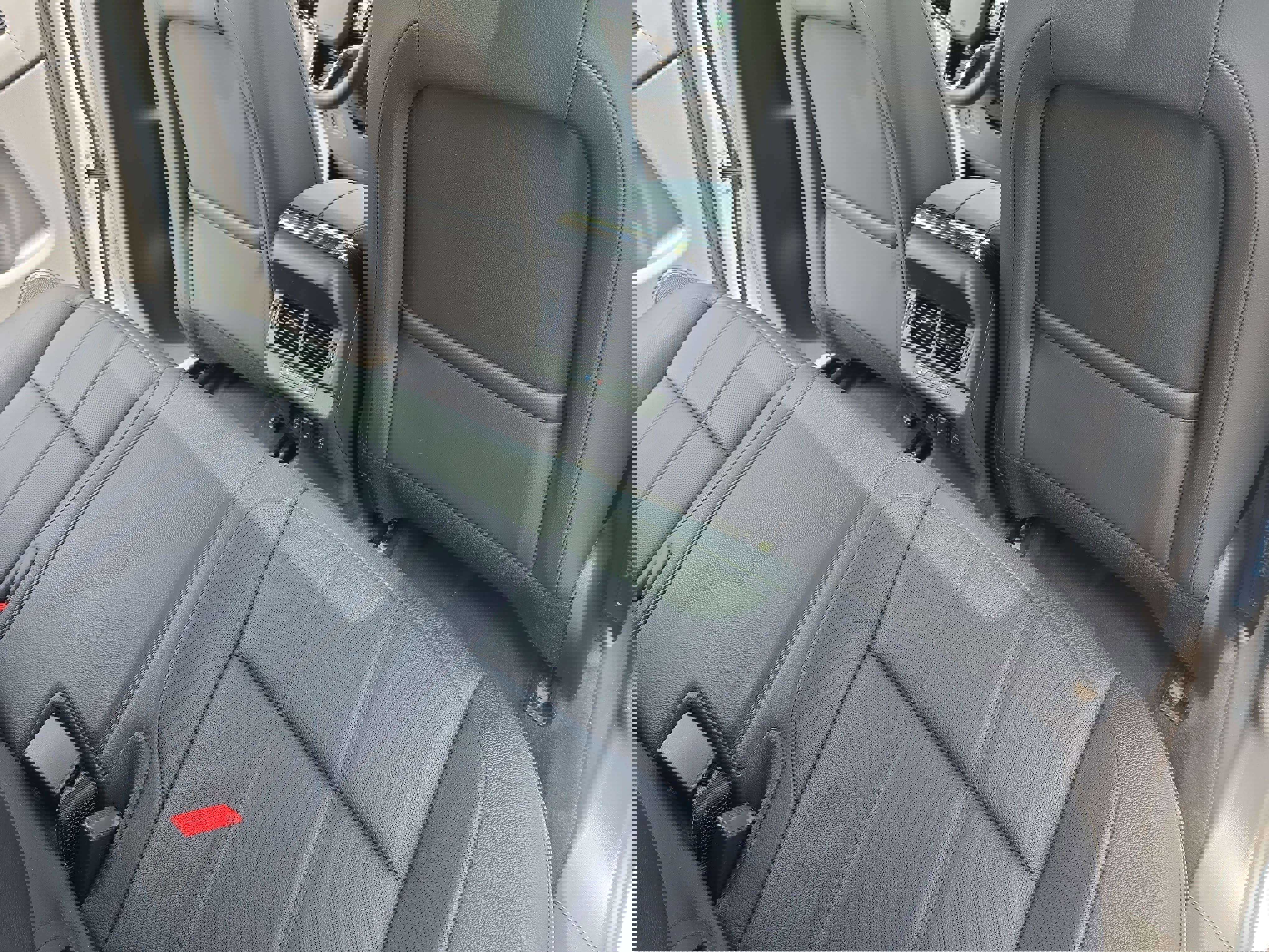 Certified 2025 Land Rover Range Rover Evoque Dynamic SE image 11