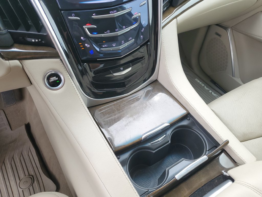 Used 2020 Cadillac Escalade 4WD image 23