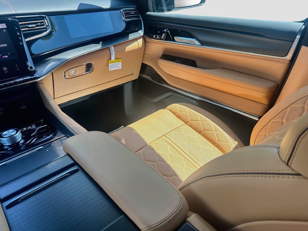 New 2026 Jeep Grand Wagoneer Summit AWD/4WD image 25
