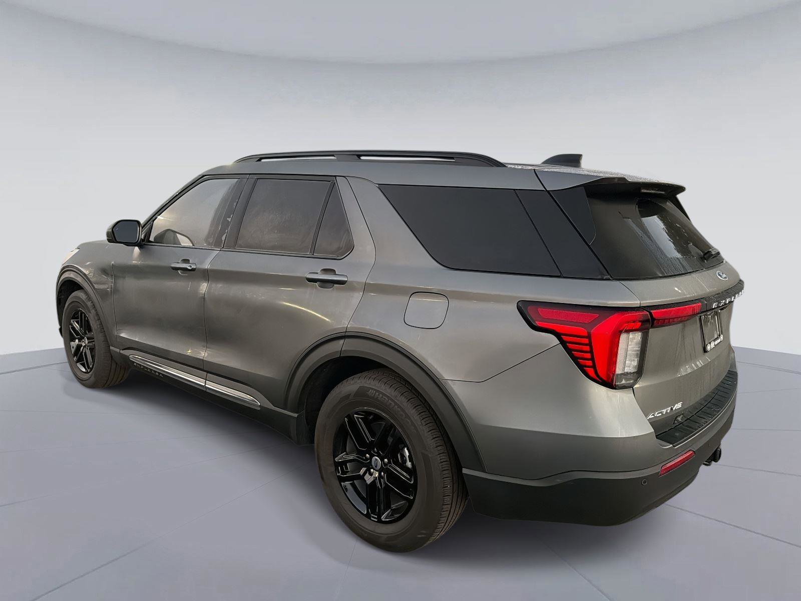 Used 2025 Ford Explorer Active image 5