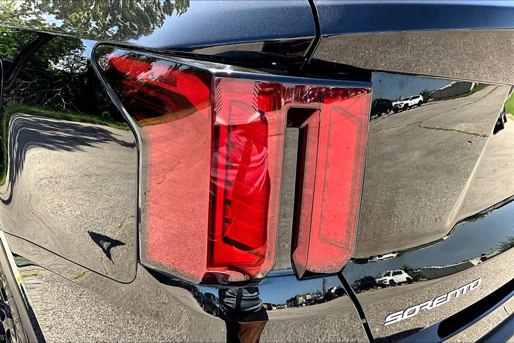 Used 2024 Kia Sorento S image 42