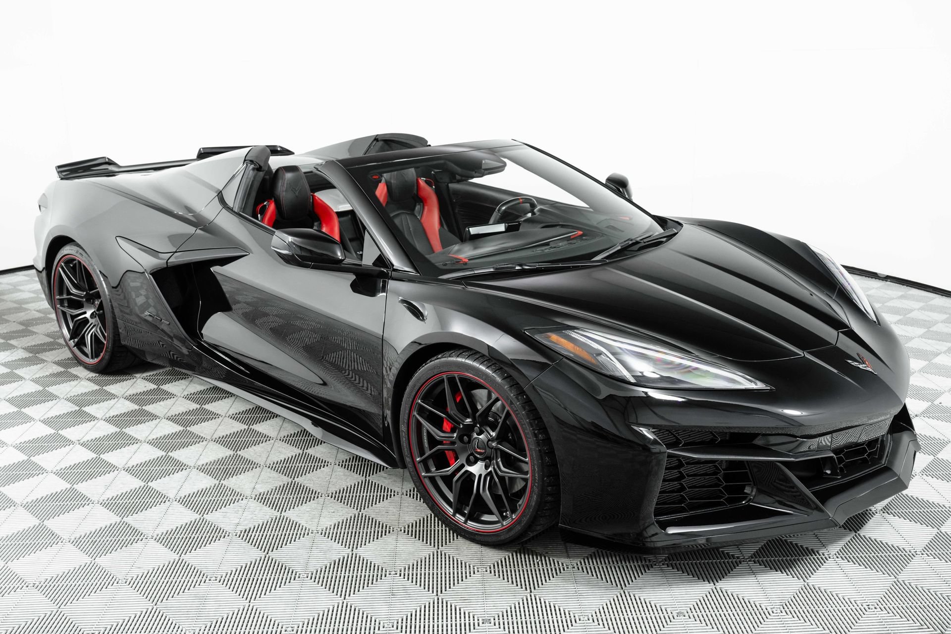 Used 2024 Chevrolet Corvette Z06 RWD image 38