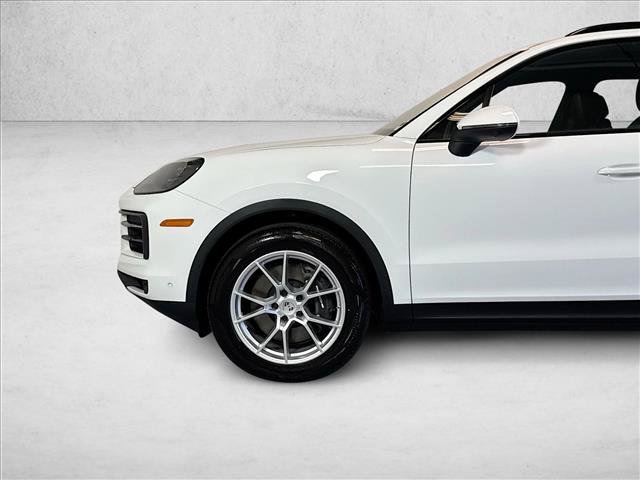Used 2026 Porsche Cayenne AWD/4WD image 28