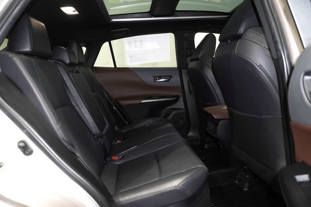 Used 2021 Toyota Venza Limited AWD/4WD image 17