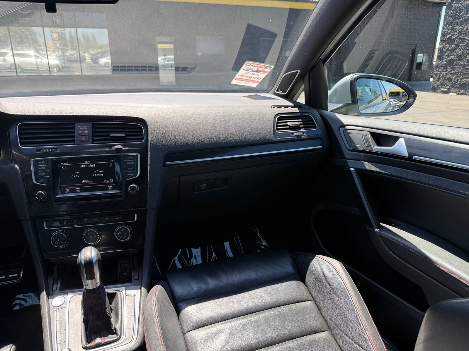 Used 2015 Volkswagen GTI SE FWD image 17