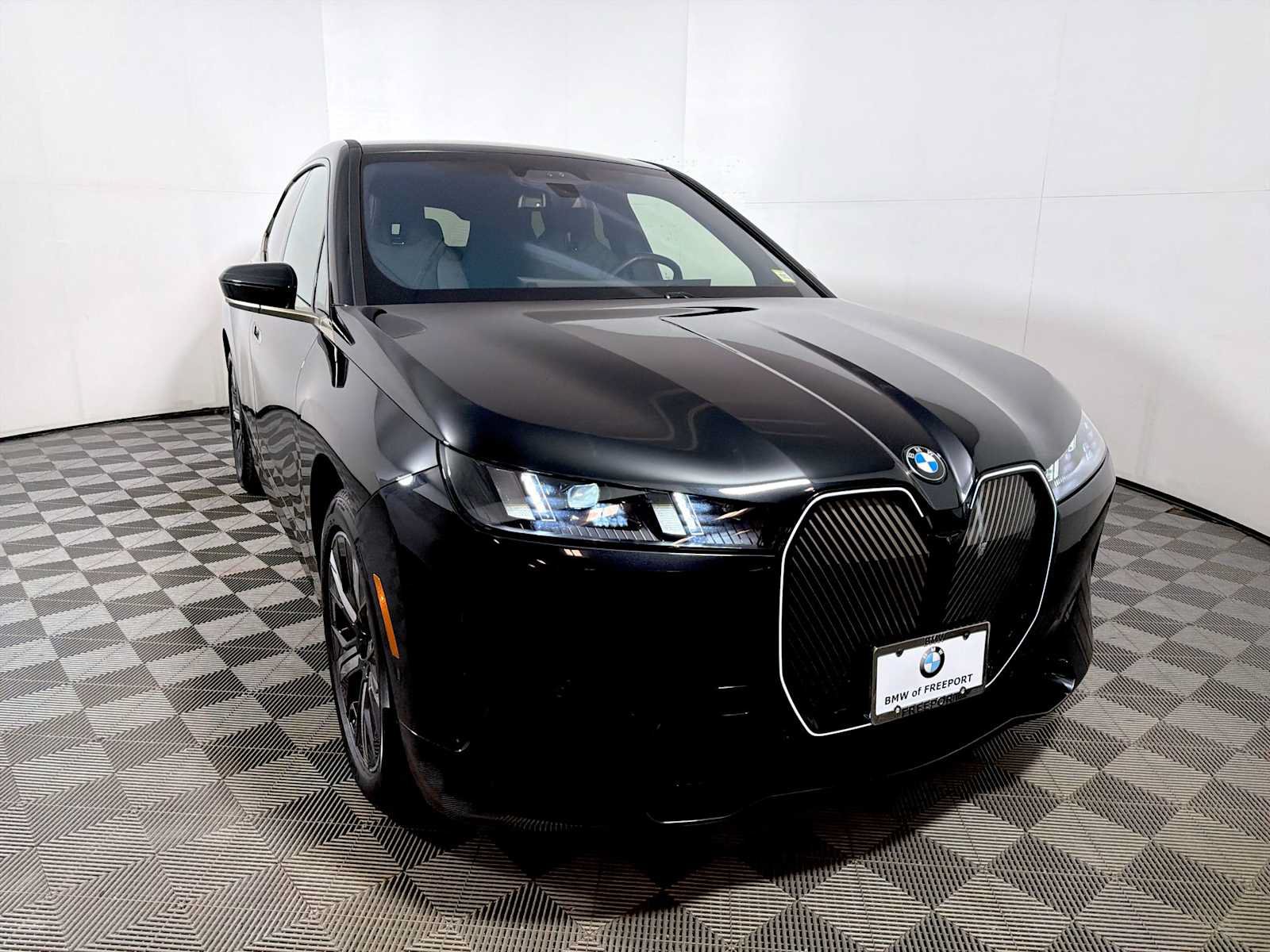 Used 2026 BMW iX xDrive60 AWD/4WD image 2