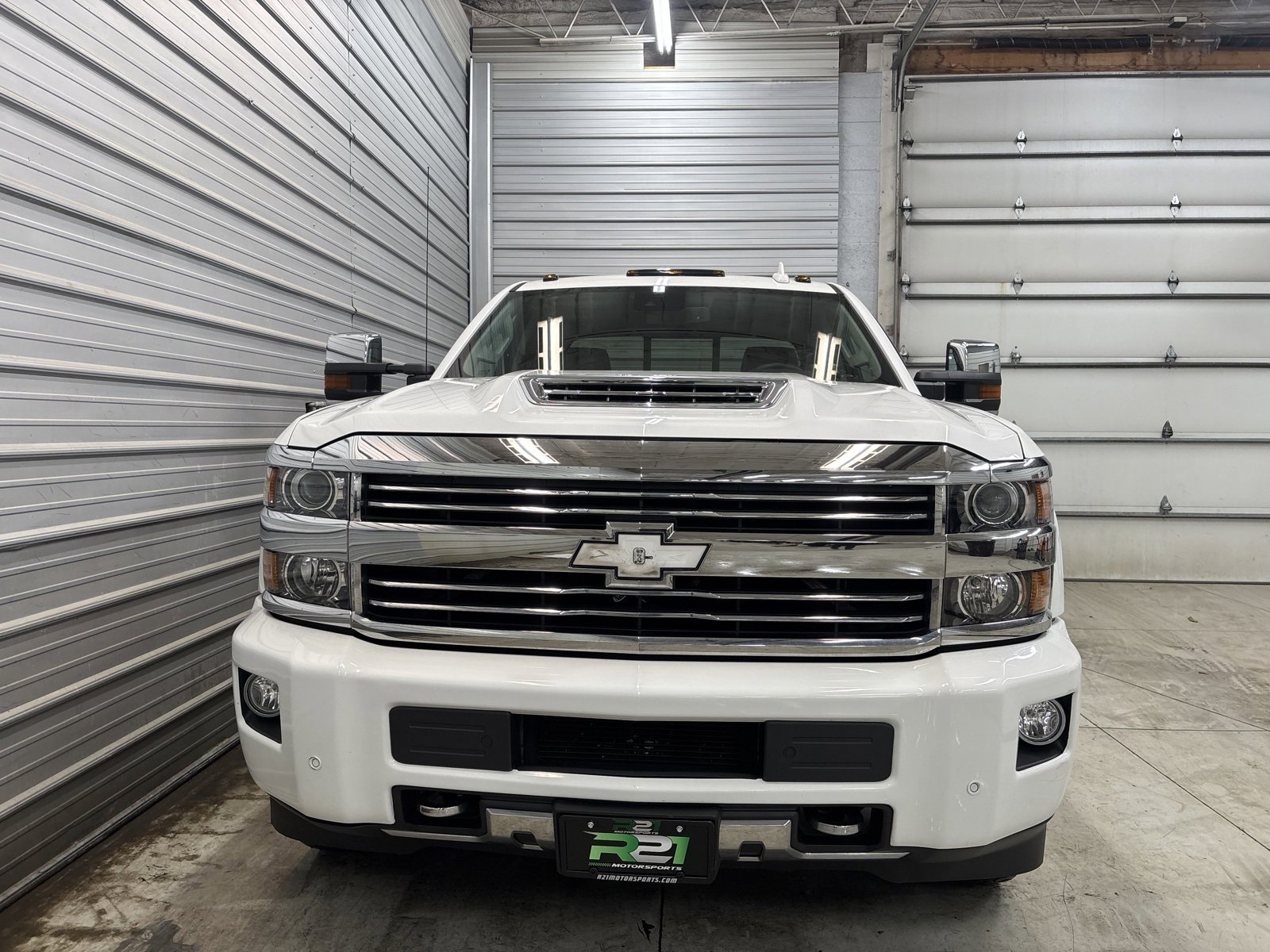 Used 2017 Chevrolet Silverado 2500 High Country w/ Duramax Plus Package image 2