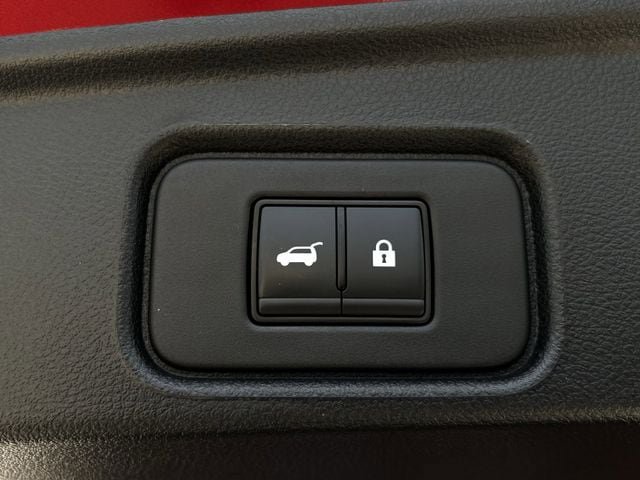 Used 2024 Nissan Pathfinder SL AWD/4WD image 34