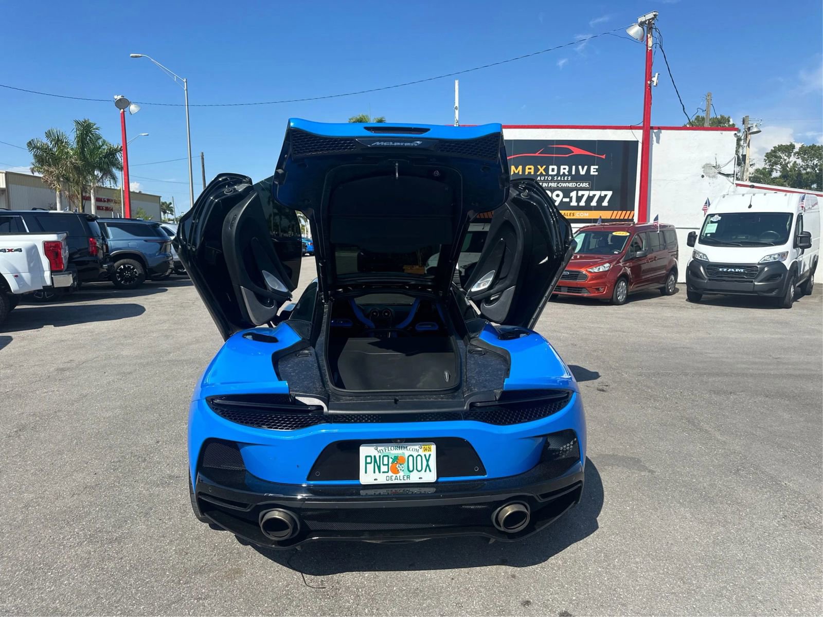 Used 2023 McLaren GT RWD image 12