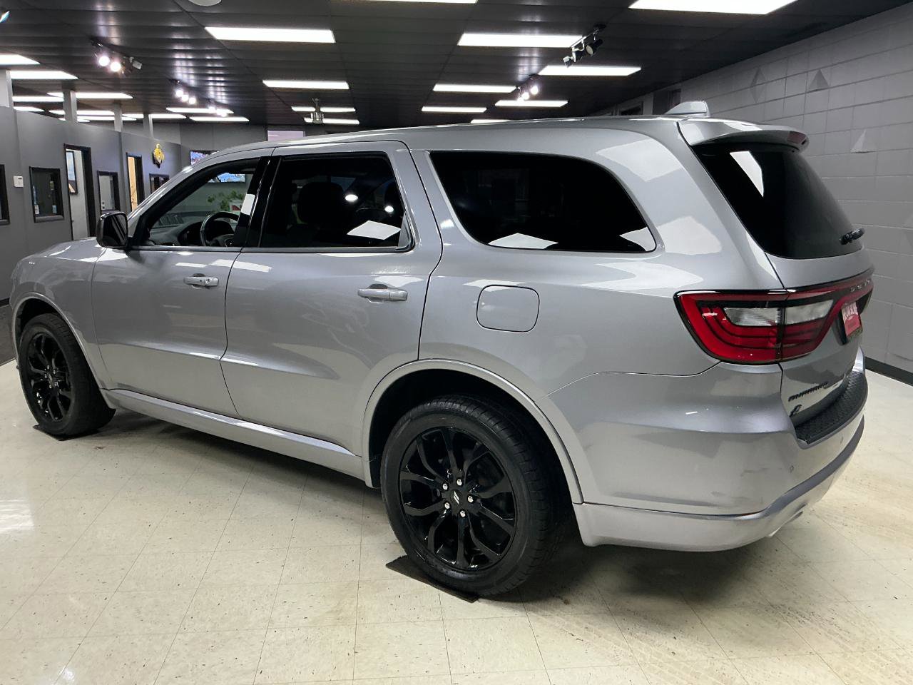 Used 2019 Dodge Durango GT w/ Blacktop Package AWD/4WD image 4