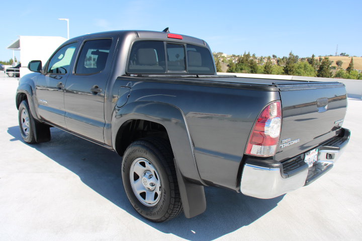 Used 2014 Toyota Tacoma PreRunner w/ SR5 Package RWD image 5