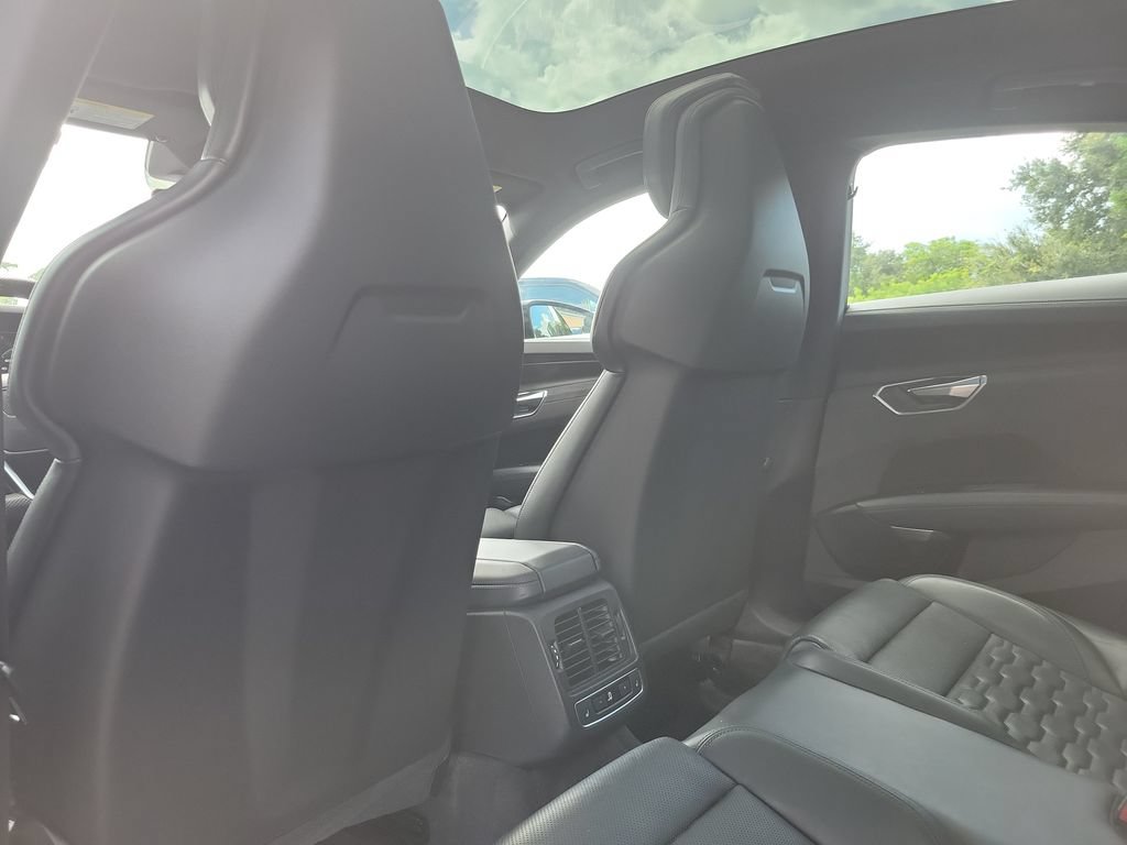 Used 2024 Audi e-tron GT Premium Plus w/ Performance Package AWD/4WD image 15