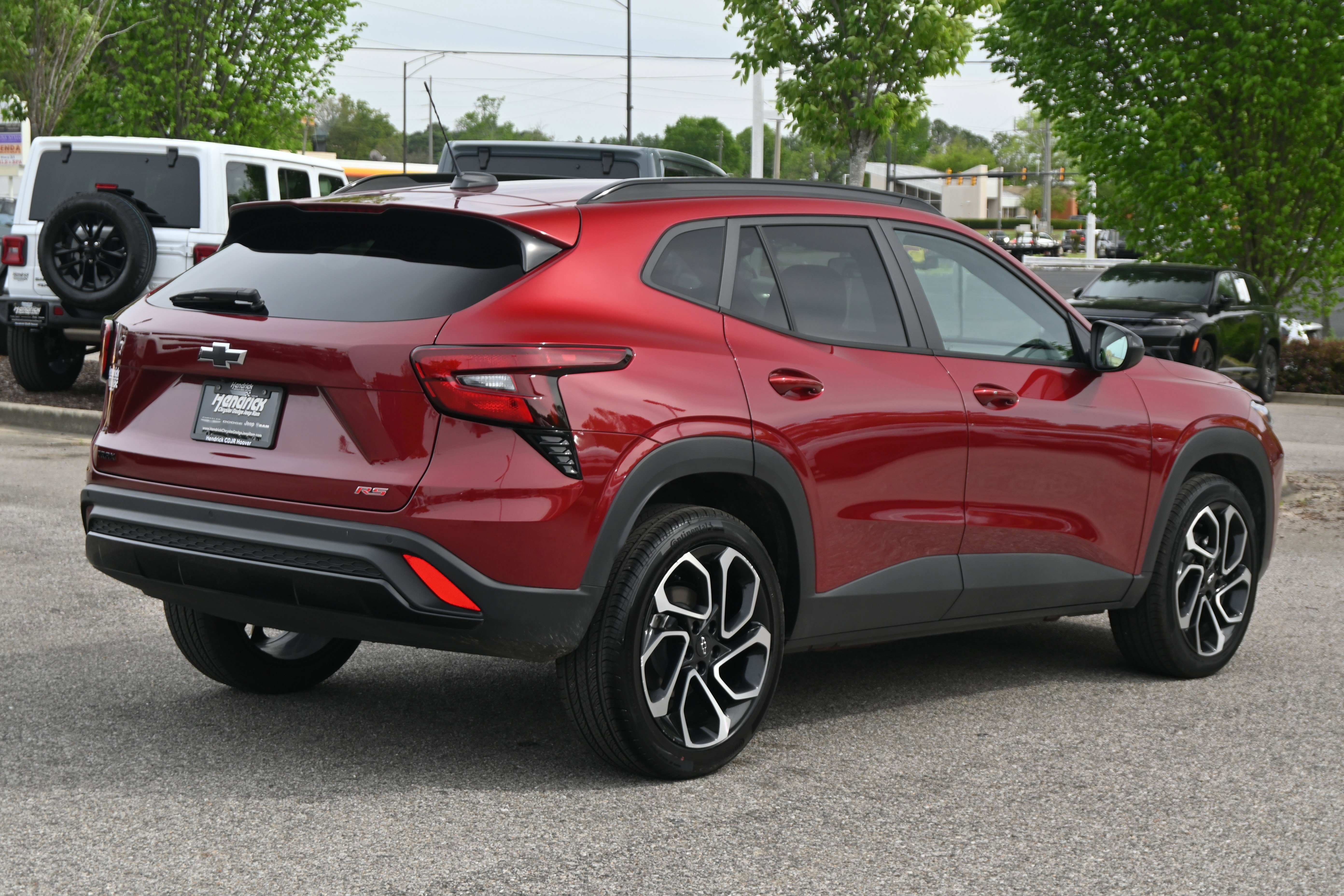Used 2025 Chevrolet Trax RS w/ Sunroof Package image 16