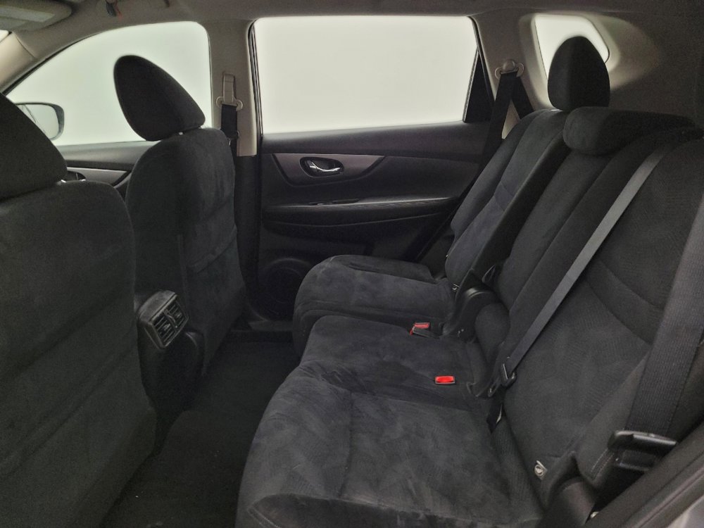 Used 2016 Nissan Rogue S image 18