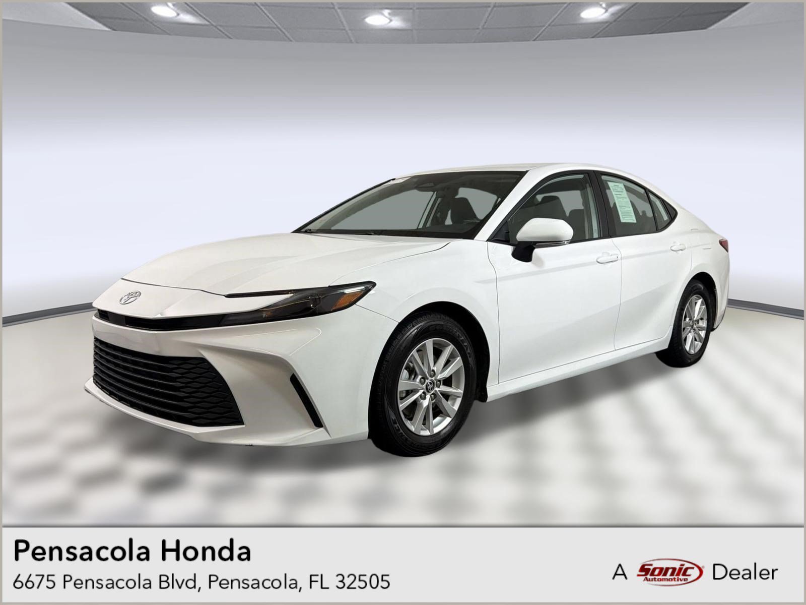 Used 2025 Toyota Camry LE FWD image 1