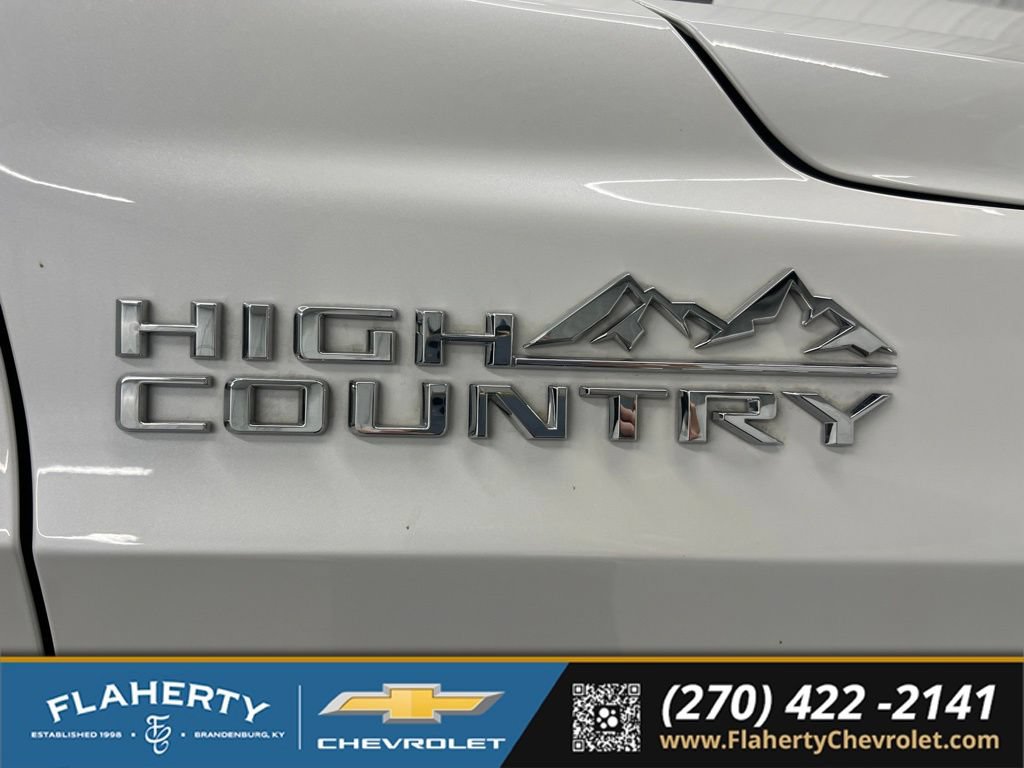 Used 2024 Chevrolet Tahoe High Country AWD/4WD image 18