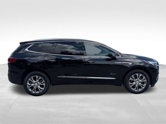 Used 2021 Buick Enclave Avenir w/ Avenir Technology Package FWD image 4