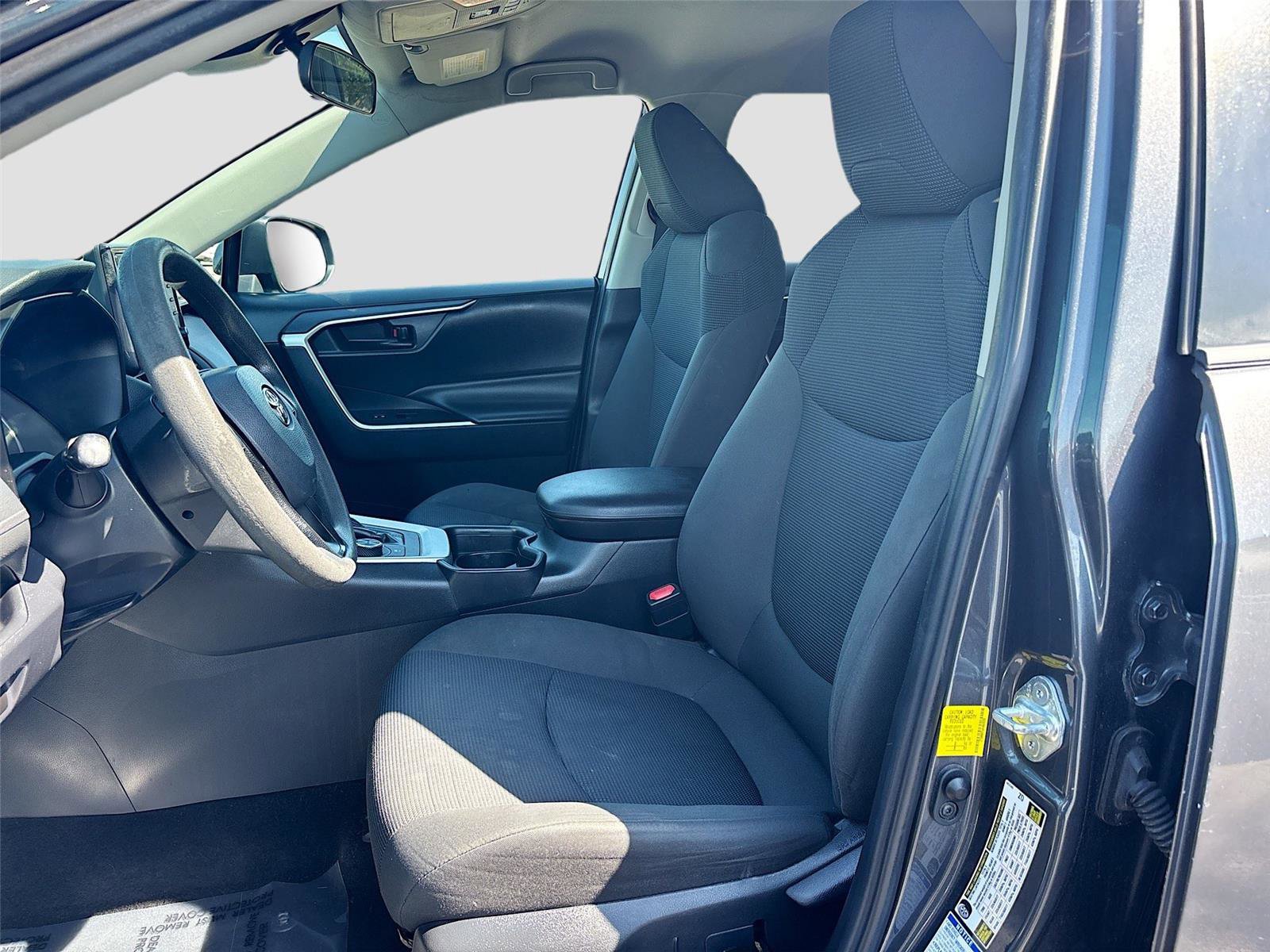 Used 2019 Toyota RAV4 LE image 20