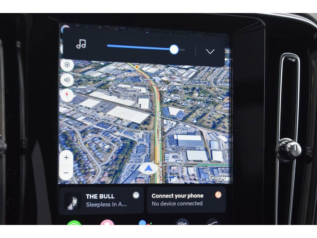 Certified 2025 Volvo XC40 B5 Core w/ Protection Package Premier image 18