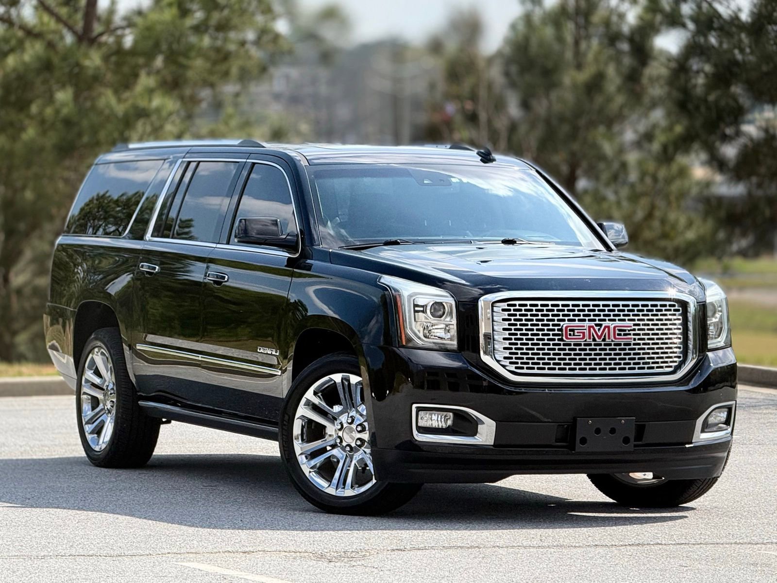 Used 2017 GMC Yukon XL Denali w/ Open Road Package image 13