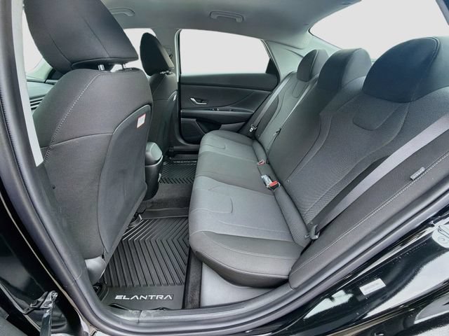 New 2026 Hyundai Elantra SE FWD image 23