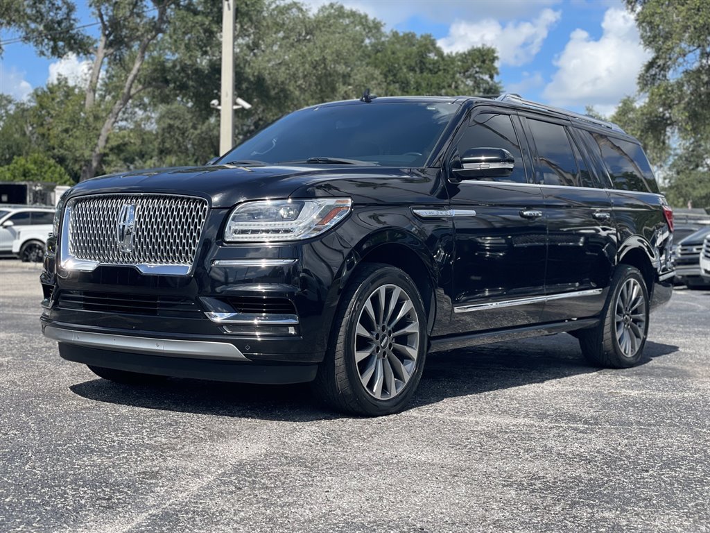 Used 2019 Lincoln Navigator L Select AWD/4WD image 11