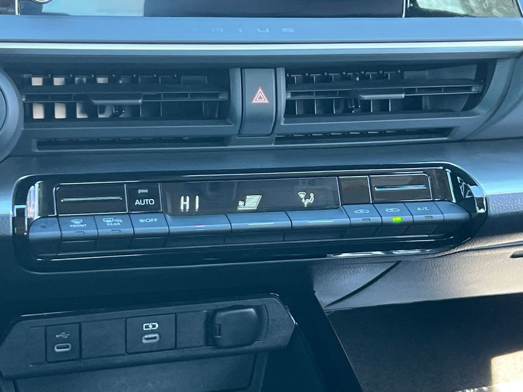 Used 2024 Toyota Prius LE image 19