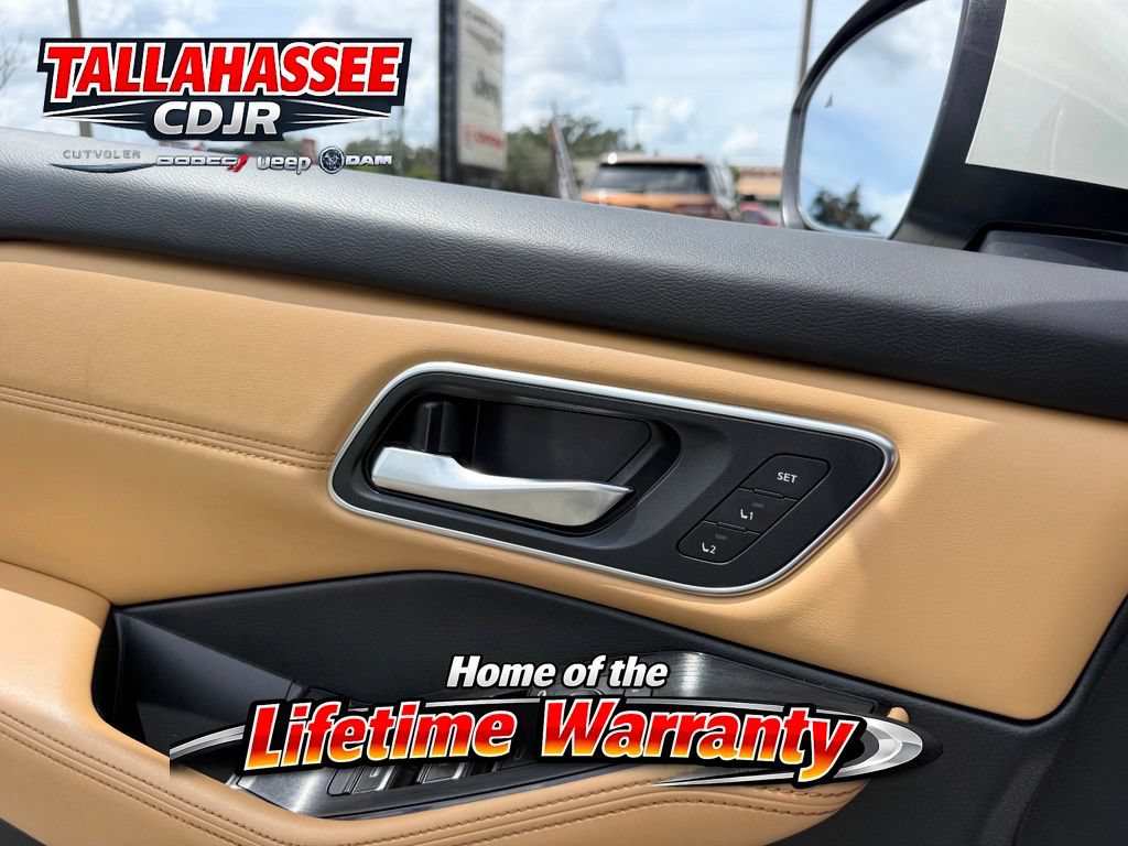 Used 2021 Nissan Rogue Platinum FWD image 14
