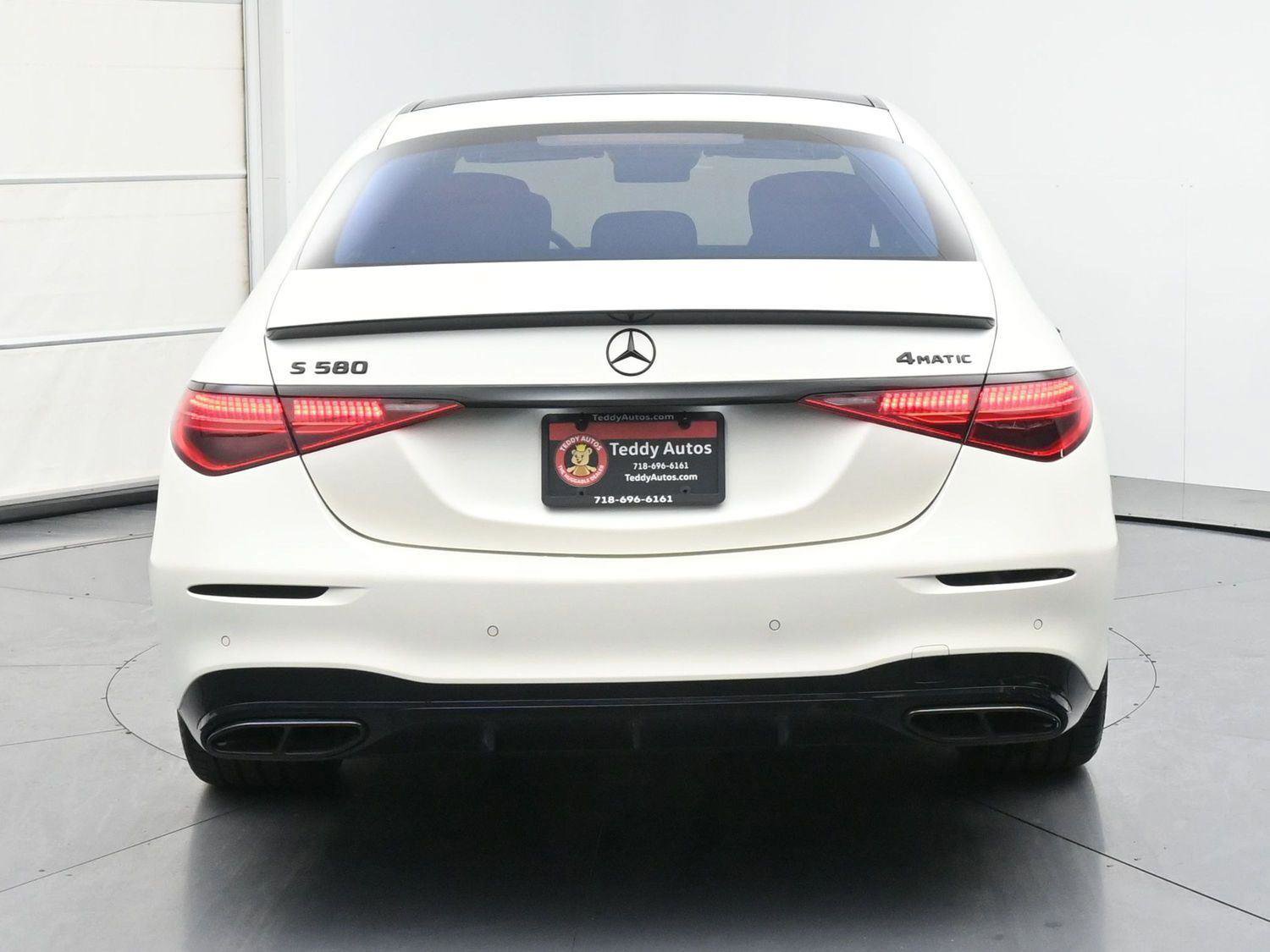 Used 2022 Mercedes-Benz S 580 4MATIC Sedan w/ AMG Line Package image 34