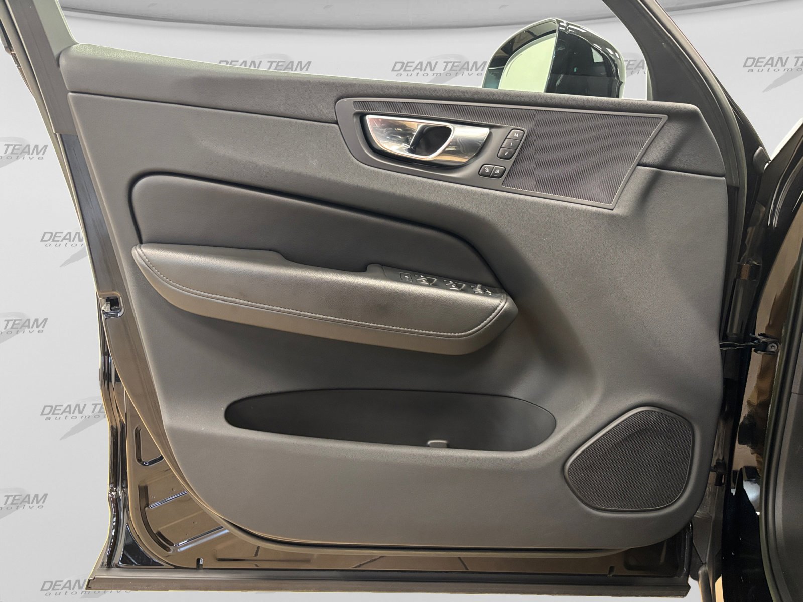 Used 2023 Volvo XC60 B5 Core w/ Climate Package FWD image 13